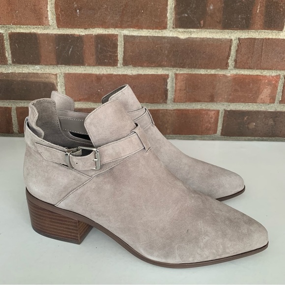 Steve Madden Womens Defiant Grey Suede Pointed Toe Ankle Boots Size US 9 M - Picture 1 of 9